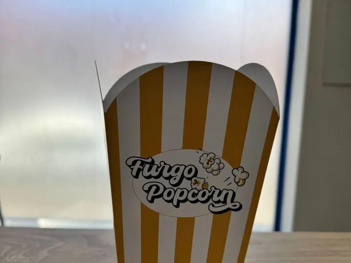 Caja de palomitas personalizada con logotipo